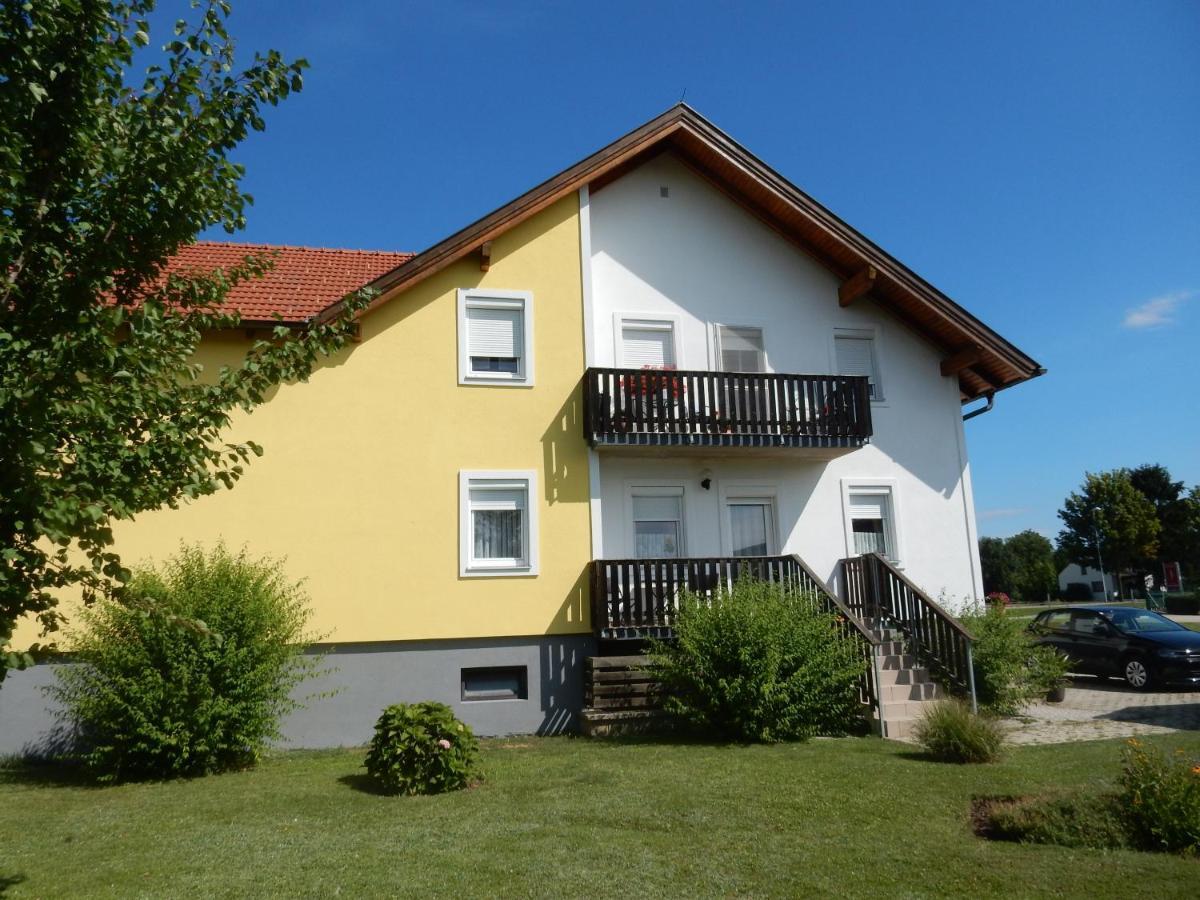Appartement Huber ルッツマンスブルク エクステリア 写真